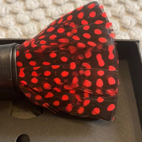 Feather bow tie holiday collection - Picture 3 of 5